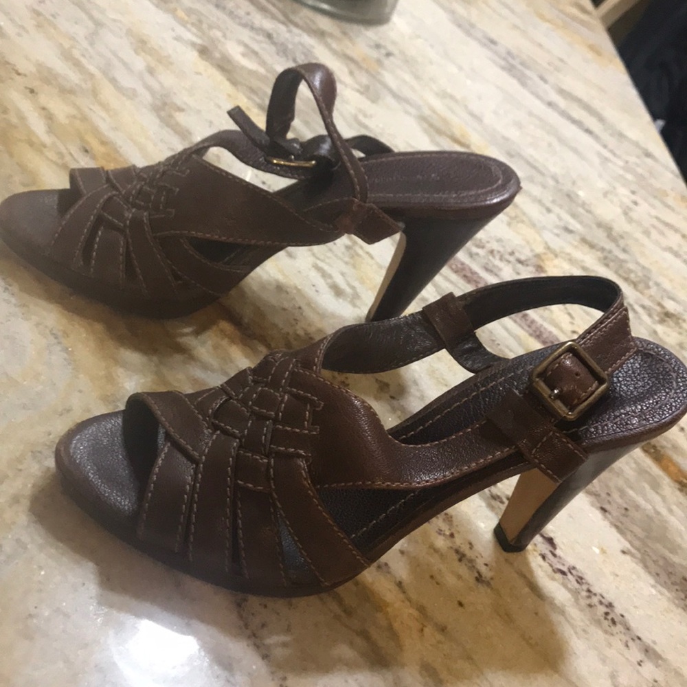 brown leather Banana Republic open toed shoes